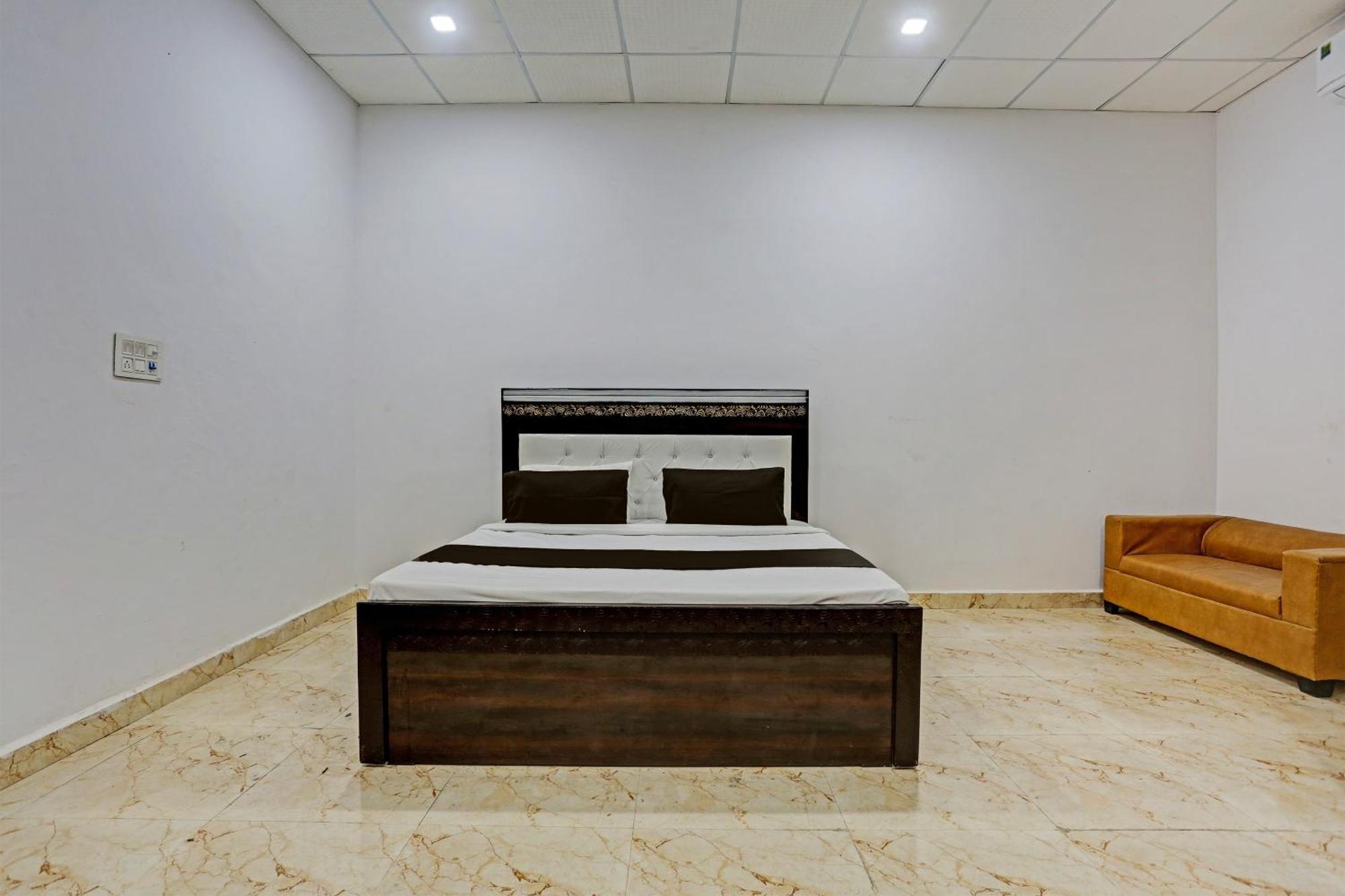 Hotel O Murliwala Wedding Palace And Resort Samalkha Eksteriør billede